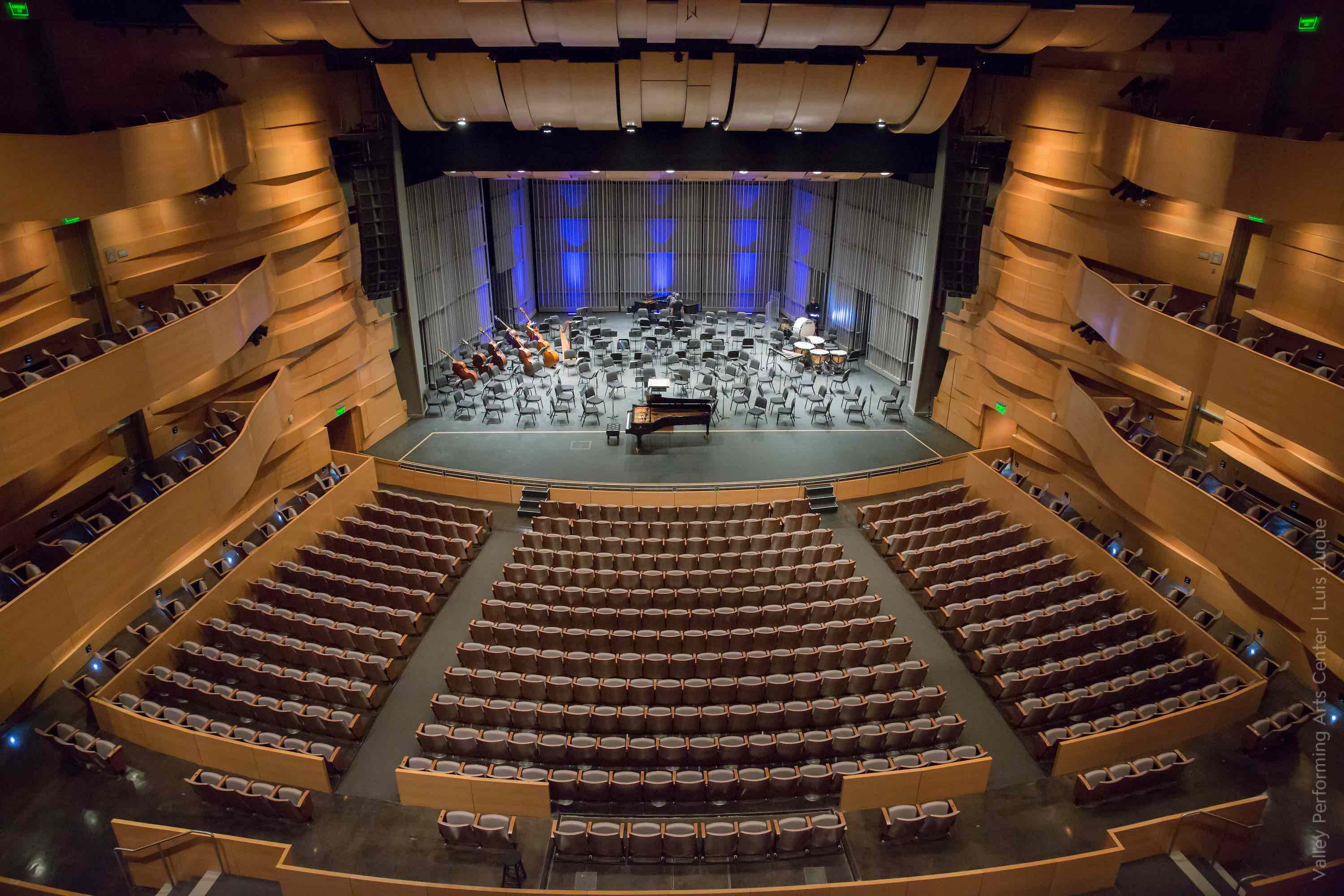 Loge Center, The Great Hall. Photographed by Luis Luque | Luque Photography