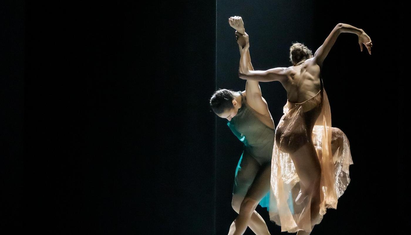 Alonzo King LINES Ballet_Ilaria Guerra and Adji Cissoko_Chris Hardy